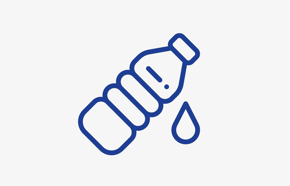 Piktogramm Getränke, Obst und Fitness. Von Mineralwasser bis hin zu Kaffee und Tee, eine kostenlose Getränkeverpflegung sowie frisches Obst gehören bei Schmidt+Bartl zum guten Ton.